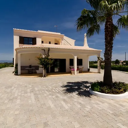 Larotil Villa *